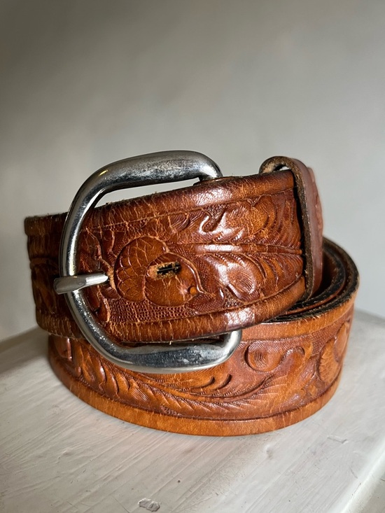 Vintage Accessories - Beautiful Vintage Genuine Tooled Leather Leaf & Acorn Belt